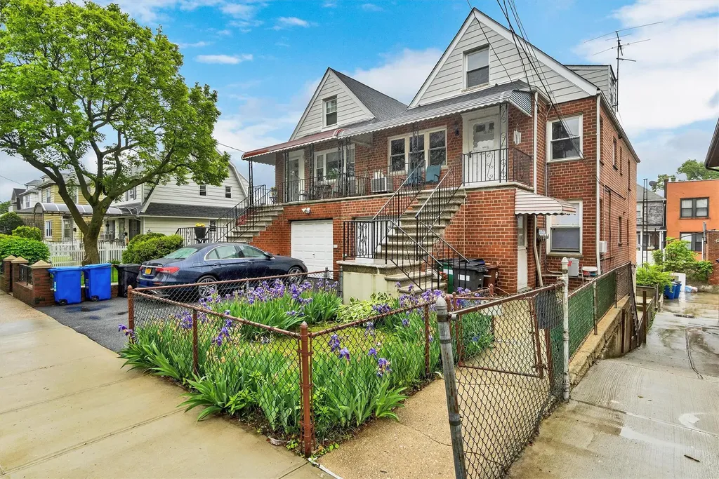 1643 Tomlinson Avenue Bronx NY 10461