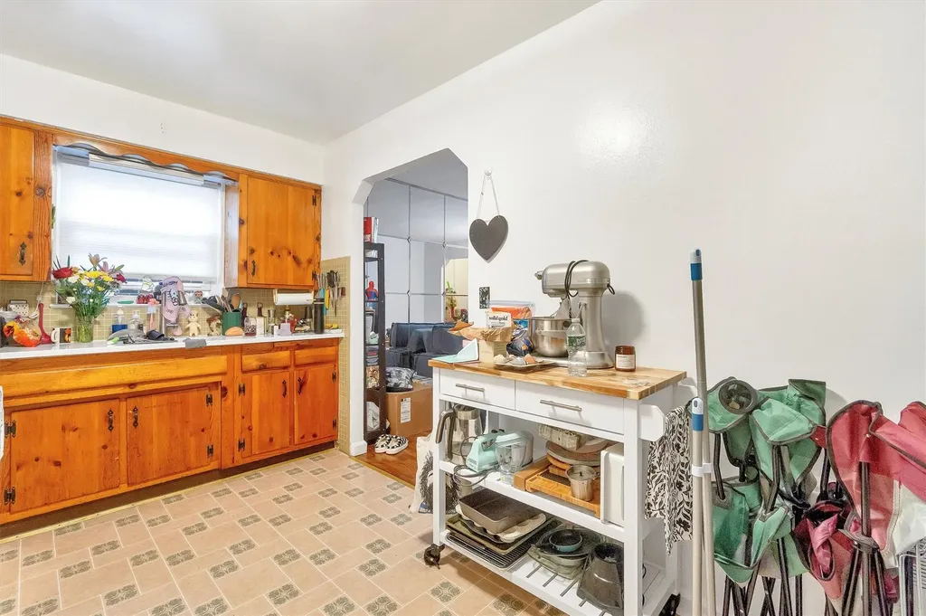 1643 Tomlinson Avenue Bronx NY 10461
