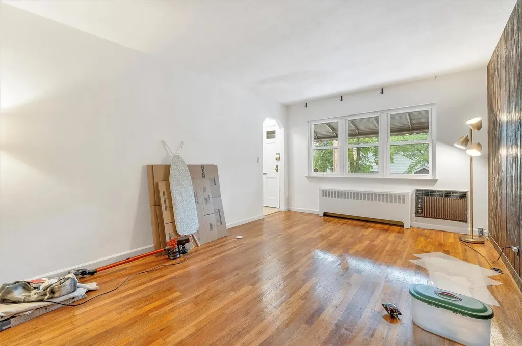 1643 Tomlinson Avenue Bronx NY 10461