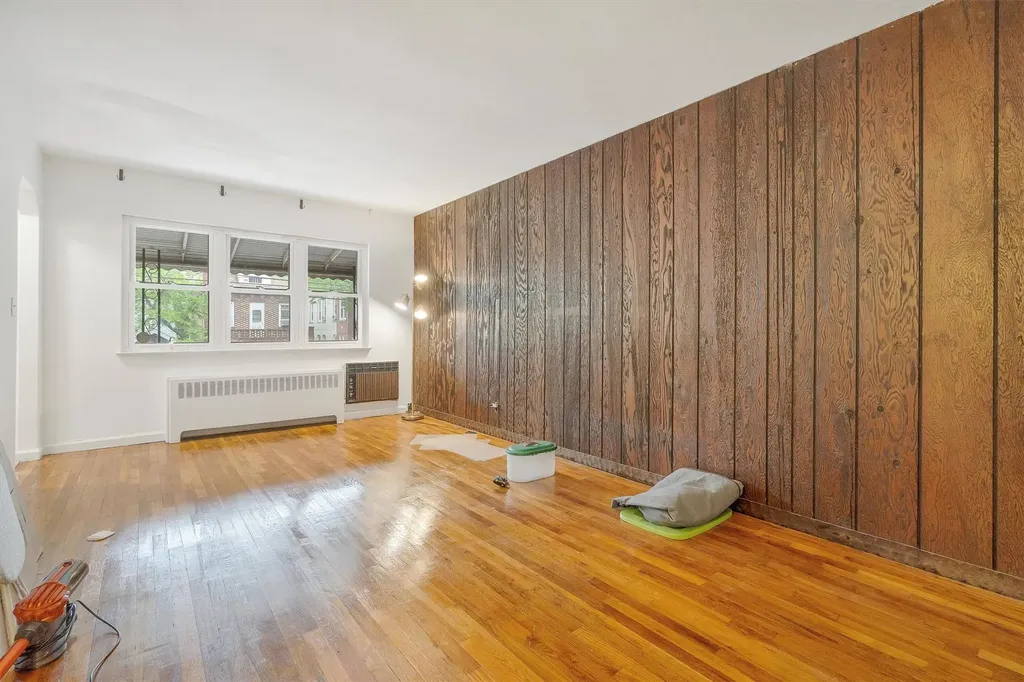 1643 Tomlinson Avenue Bronx NY 10461