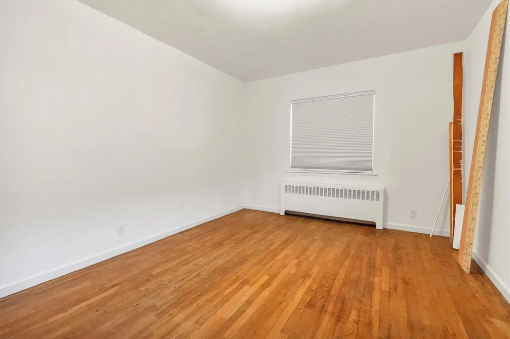 1643 Tomlinson Avenue Bronx NY 10461