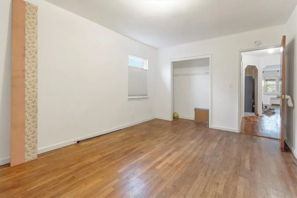 1643 Tomlinson Avenue Bronx NY 10461