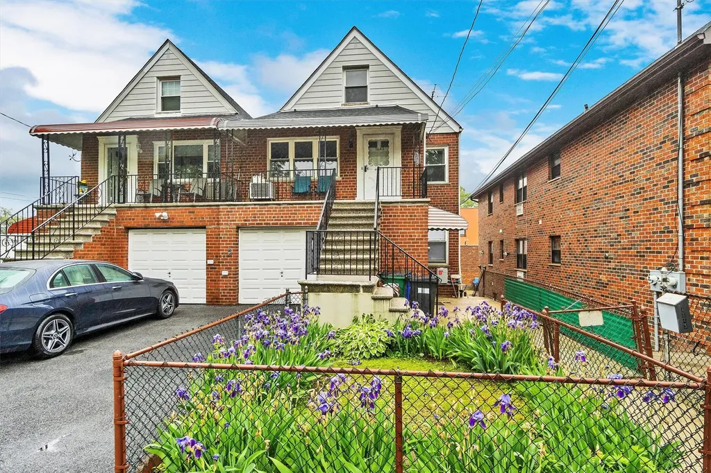 1643 Tomlinson Avenue Bronx NY 10461