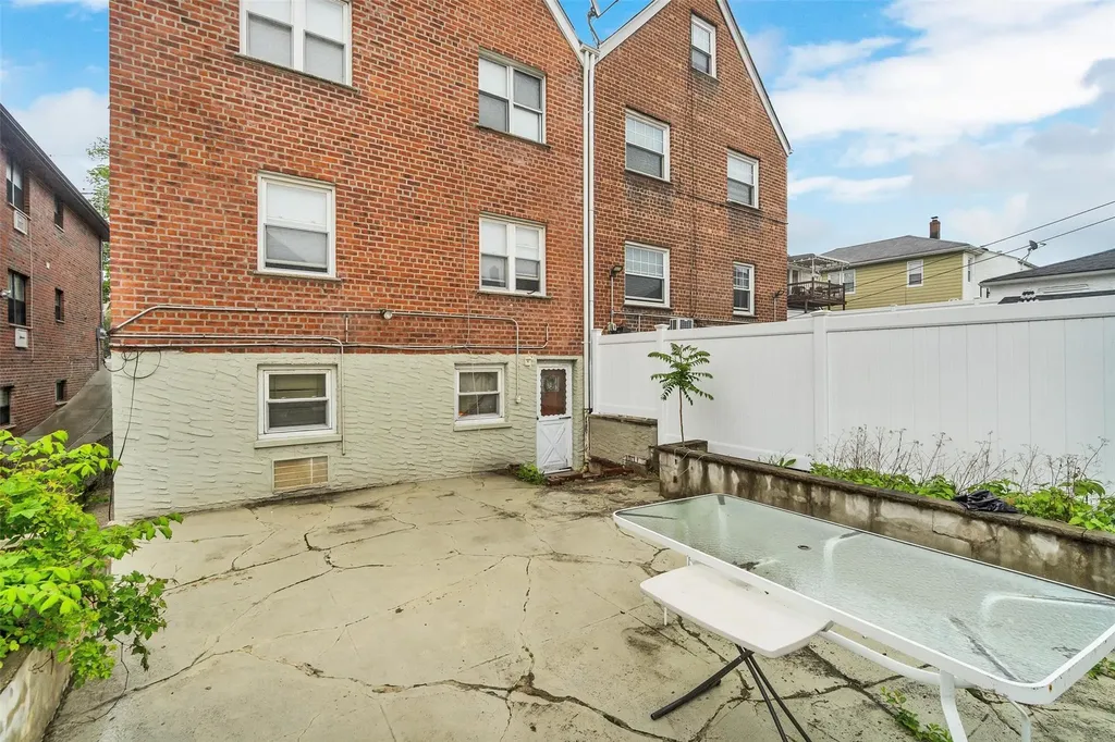1643 Tomlinson Avenue Bronx NY 10461