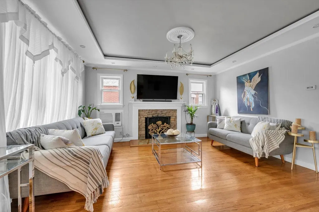 108 Gerard Avenue New Hyde Park NY 11040