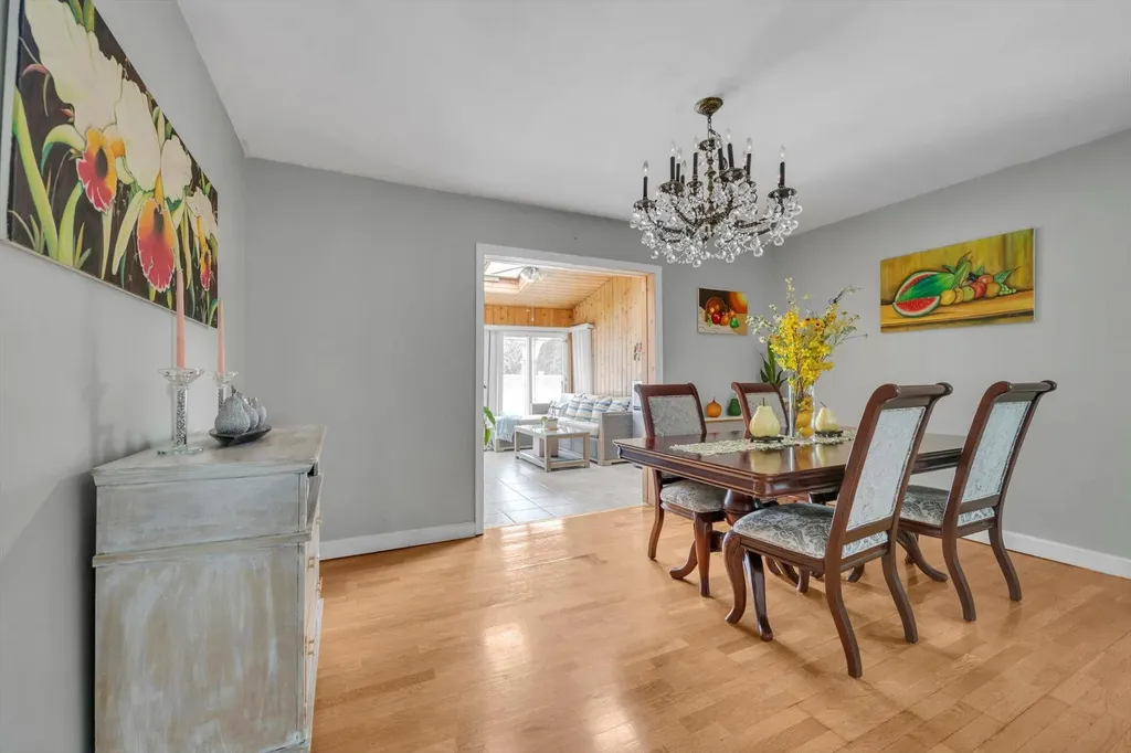 108 Gerard Avenue New Hyde Park NY 11040