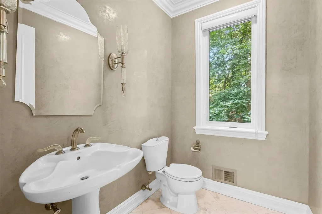 9 Oak Ridge Court West Harrison NY 10604
