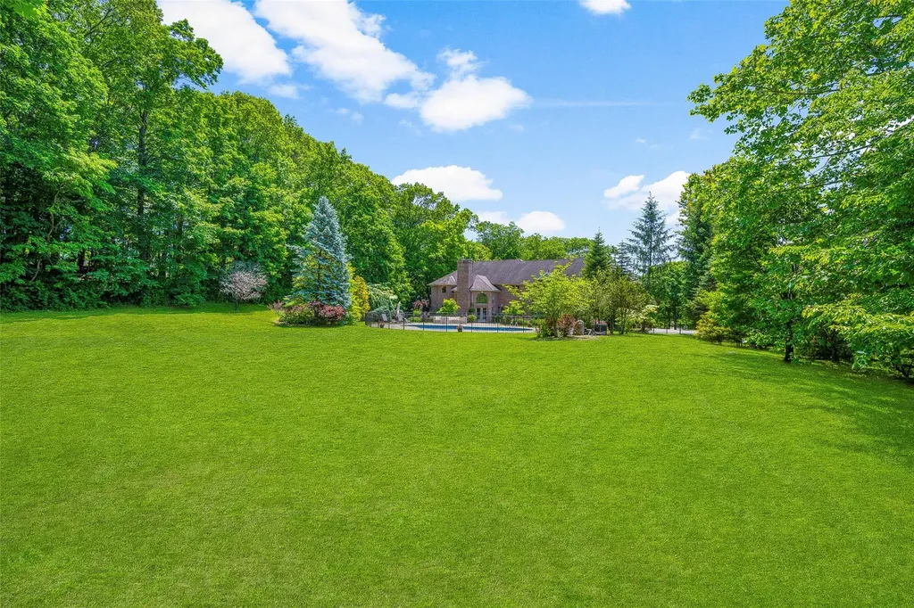 9 Oak Ridge Court West Harrison NY 10604