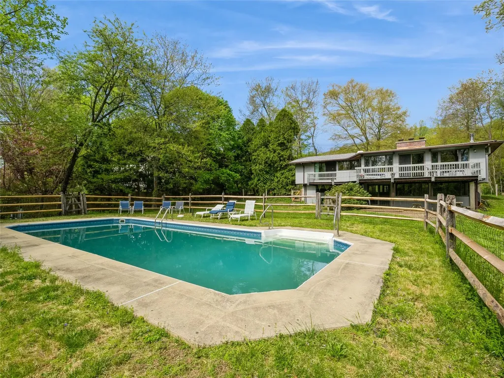 32 Knollwood Lane Cold Spring NY 10516