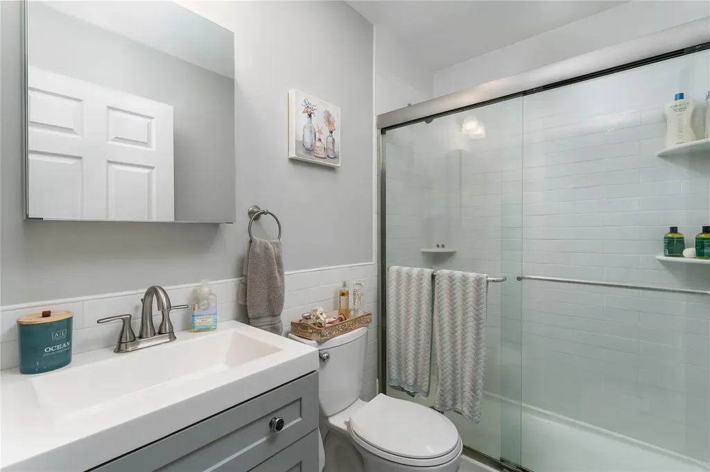10 Strathmore Gate Drive Stony Brook NY 11790