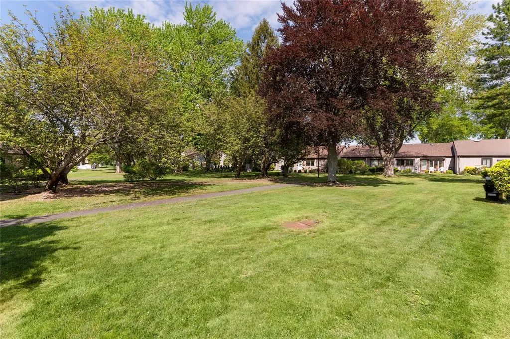 10 Strathmore Gate Drive Stony Brook NY 11790