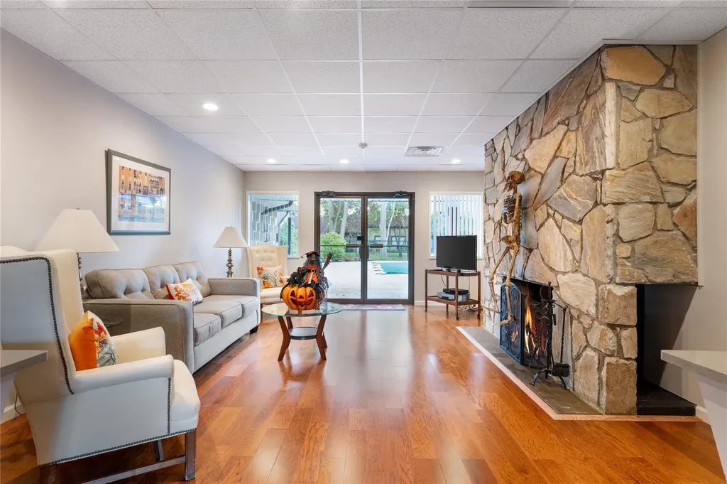 10 Strathmore Gate Drive Stony Brook NY 11790