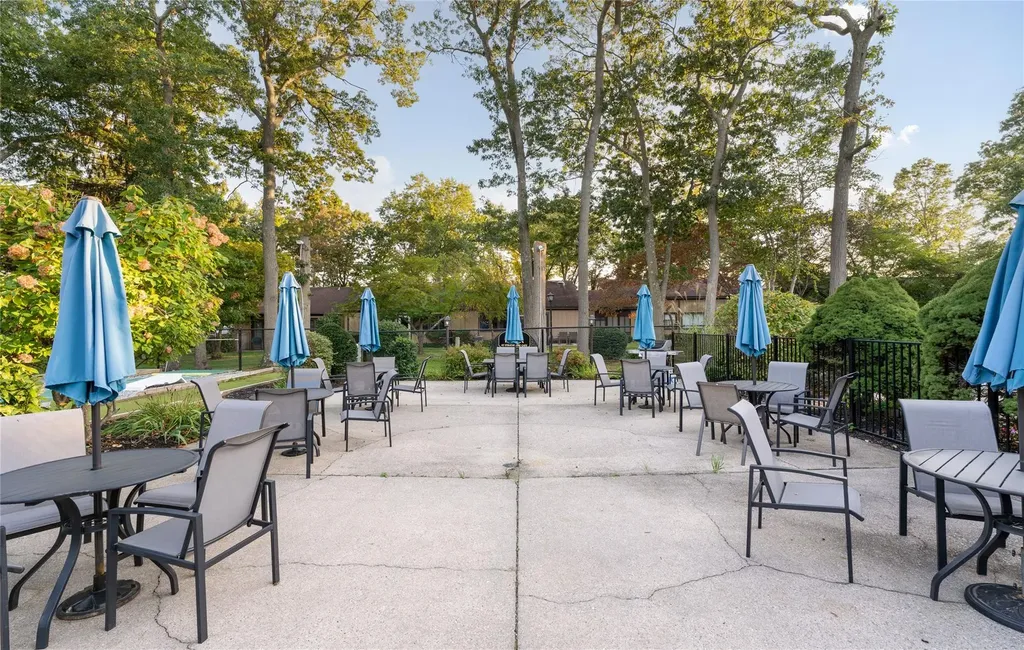 10 Strathmore Gate Drive Stony Brook NY 11790