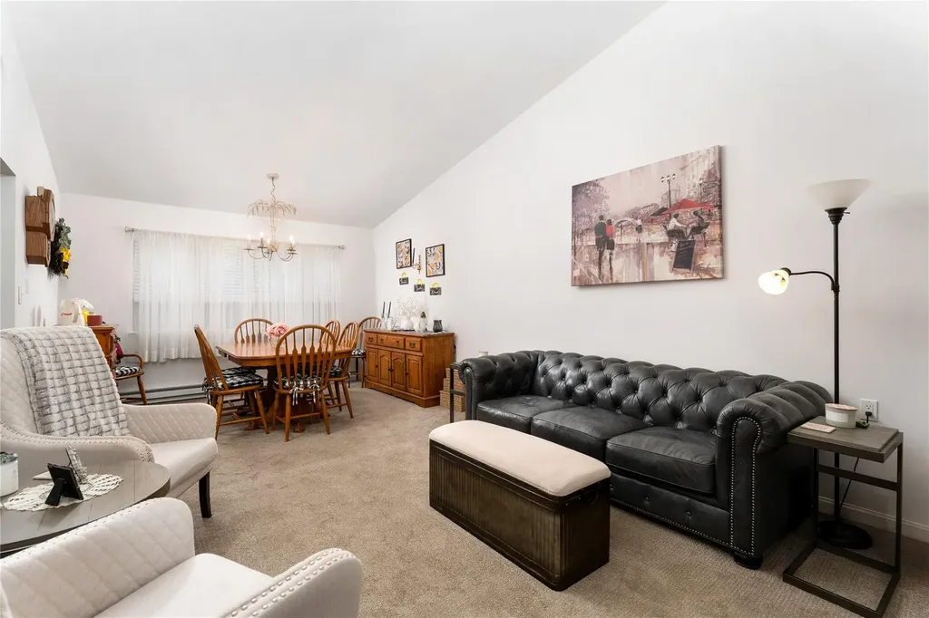 10 Strathmore Gate Drive Stony Brook NY 11790