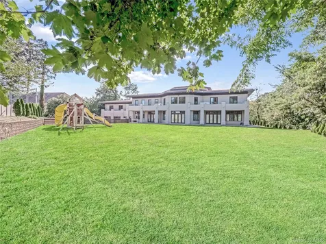 25 Shelter Rock Road Manhasset NY 11030