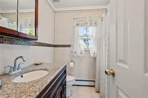 915 School Drive Baldwin NY 11510