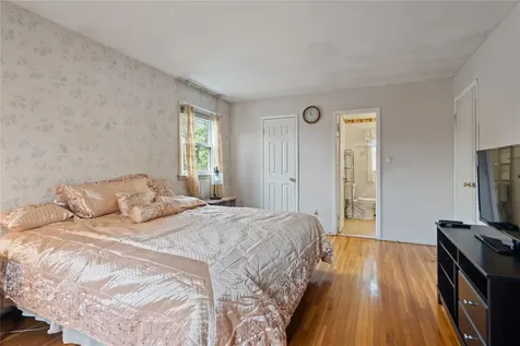 915 School Drive Baldwin NY 11510