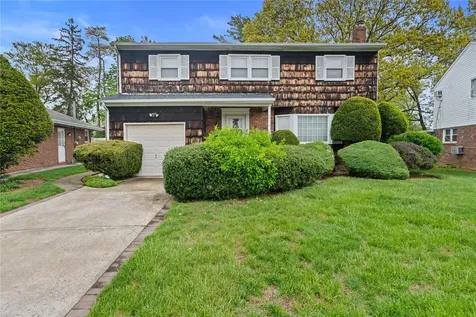 915 School Drive Baldwin NY 11510