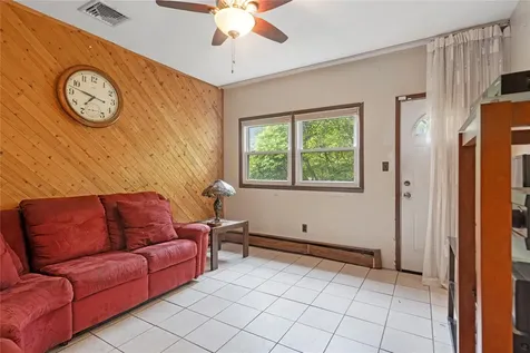 915 School Drive Baldwin NY 11510