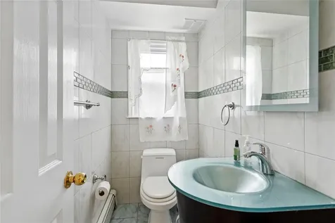 915 School Drive Baldwin NY 11510