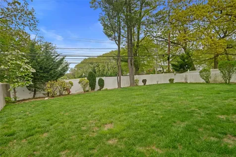 915 School Drive Baldwin NY 11510