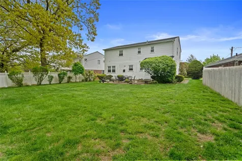 915 School Drive Baldwin NY 11510