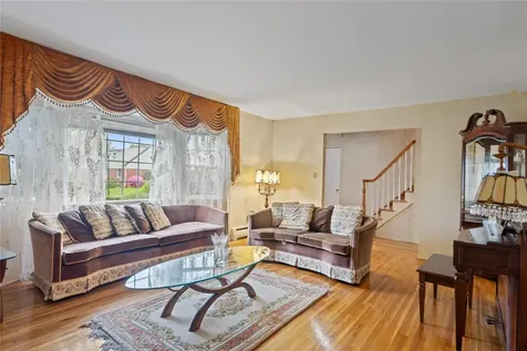 915 School Drive Baldwin NY 11510