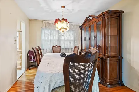 915 School Drive Baldwin NY 11510