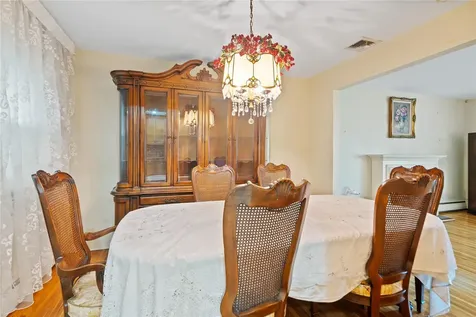 915 School Drive Baldwin NY 11510