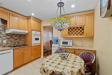 915 School Drive Baldwin NY 11510