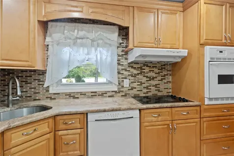 915 School Drive Baldwin NY 11510