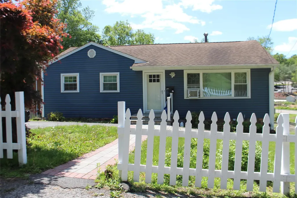1111 Frost Lane Peekskill NY 10566