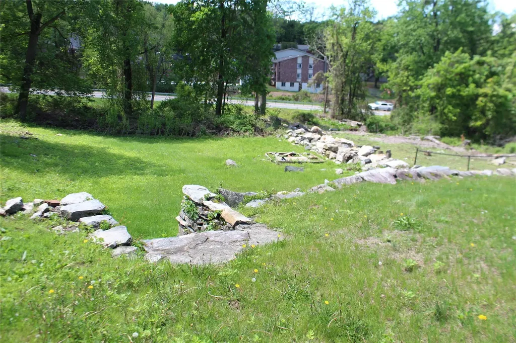 1111 Frost Lane Peekskill NY 10566