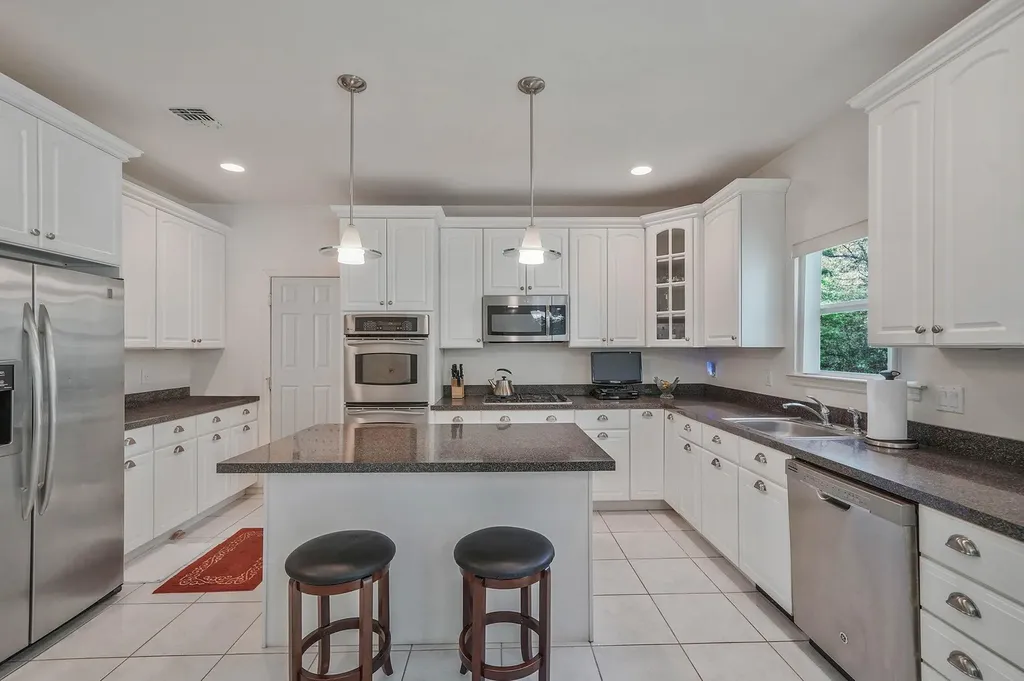 1 Gingham Court Ridge NY 11961