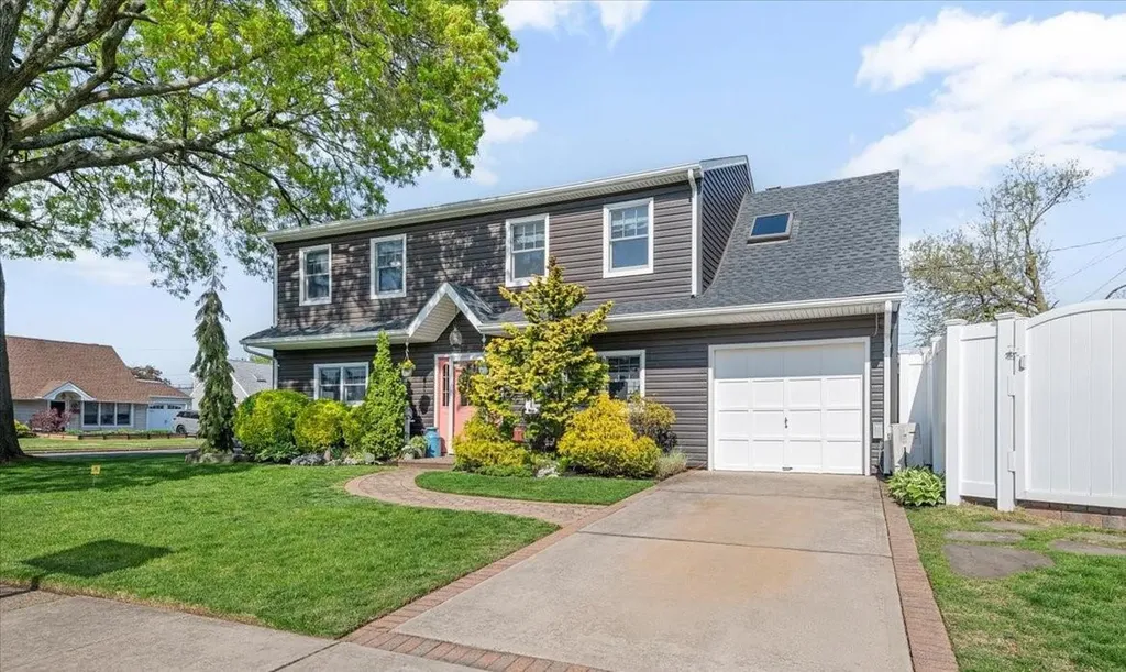 340 Martin Place Bethpage NY 11714