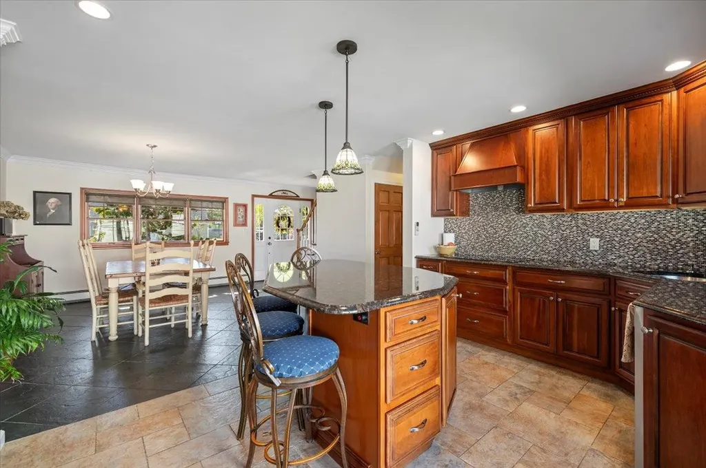 340 Martin Place Bethpage NY 11714