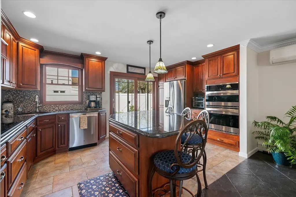 340 Martin Place Bethpage NY 11714