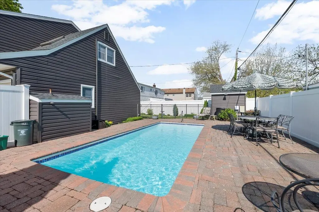 340 Martin Place Bethpage NY 11714