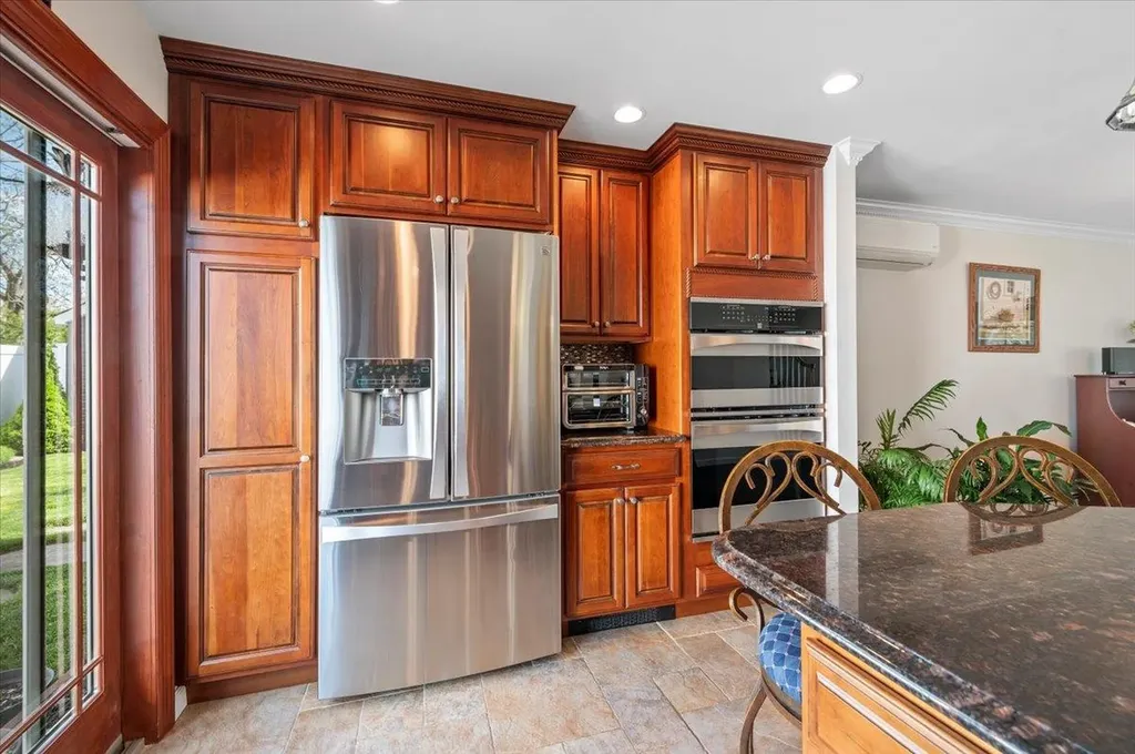 340 Martin Place Bethpage NY 11714