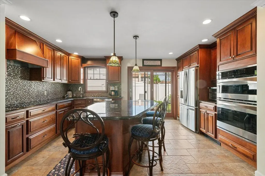 340 Martin Place Bethpage NY 11714