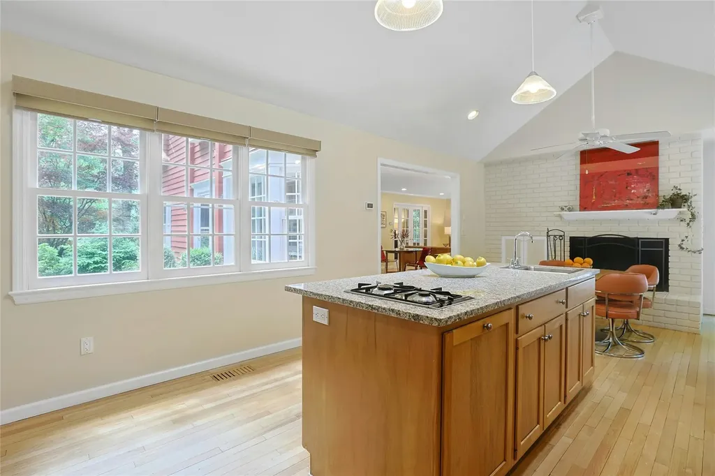 24 Glen Terrace Chappaqua NY 10514