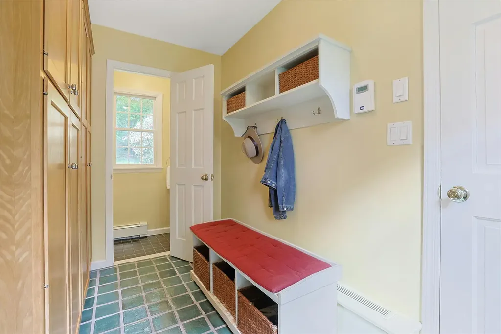 24 Glen Terrace Chappaqua NY 10514