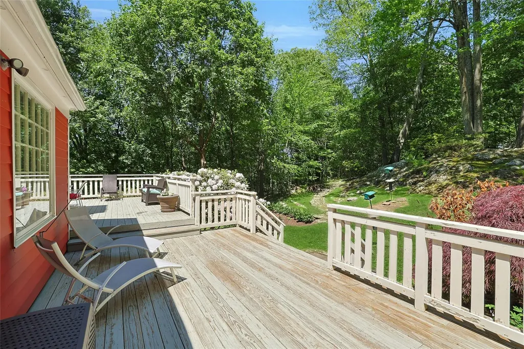 24 Glen Terrace Chappaqua NY 10514