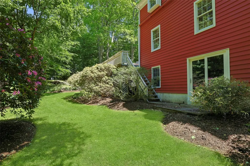 24 Glen Terrace Chappaqua NY 10514