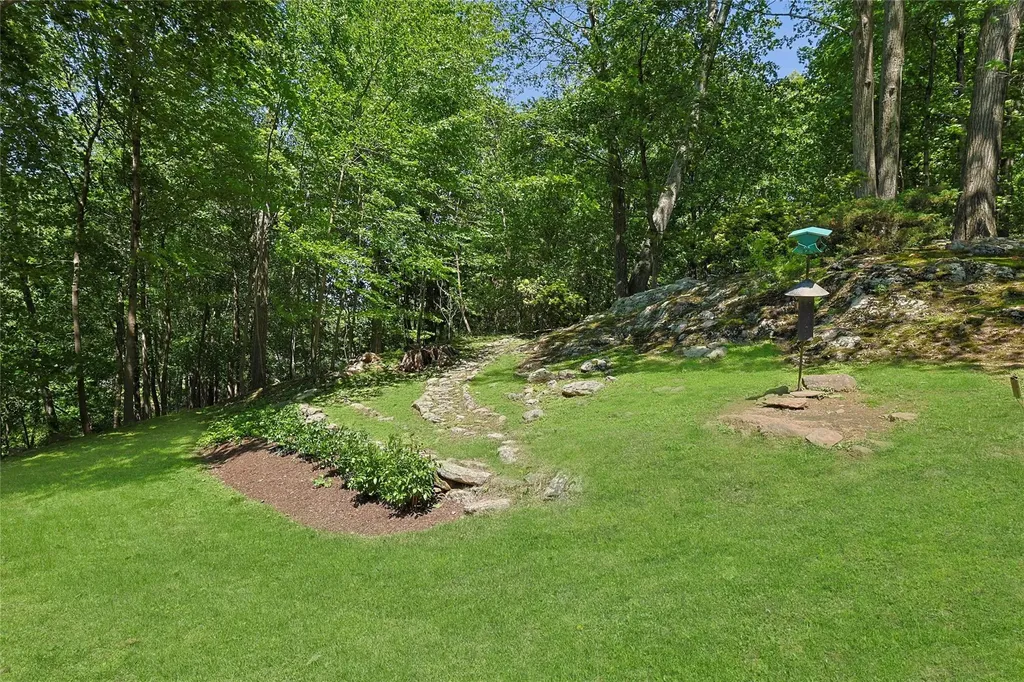 24 Glen Terrace Chappaqua NY 10514