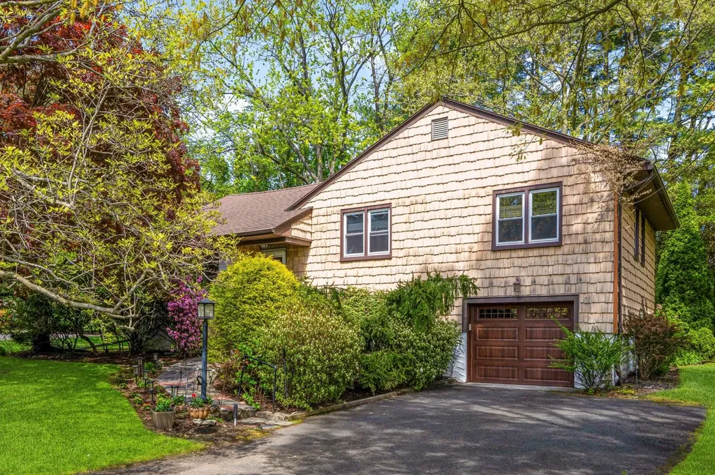 5 Carlton Lane Rye Brook NY 10573