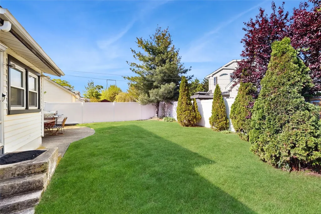 3294 4th Street Oceanside NY 11572