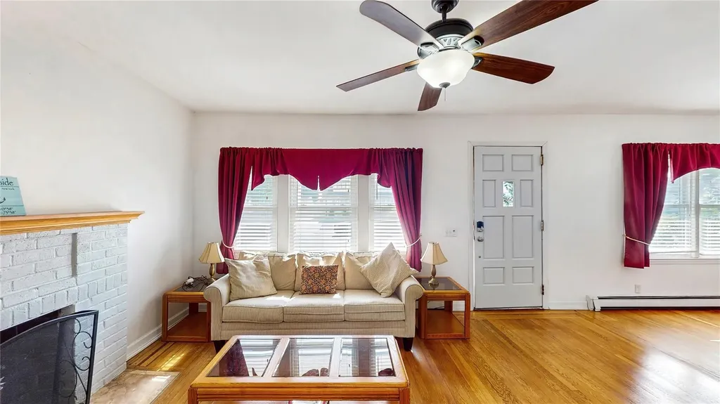 3294 4th Street Oceanside NY 11572
