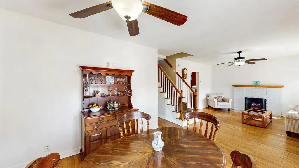3294 4th Street Oceanside NY 11572