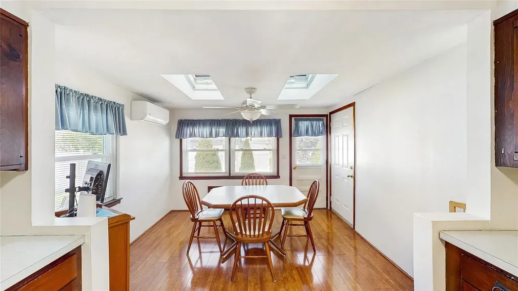 3294 4th Street Oceanside NY 11572